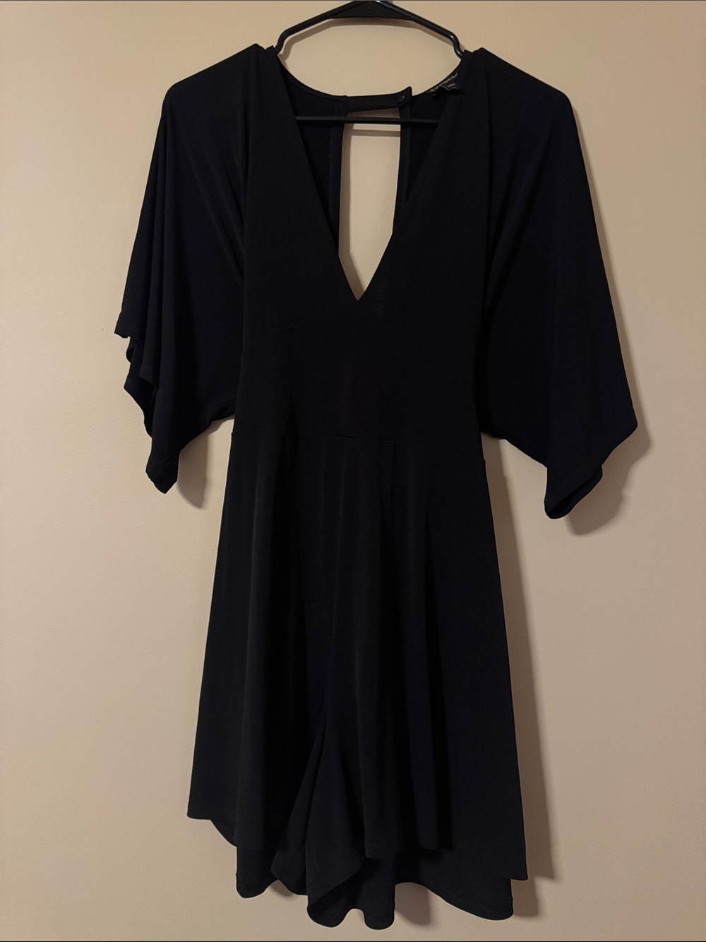 Black V-Neck Flutter Sleeve Romper, L